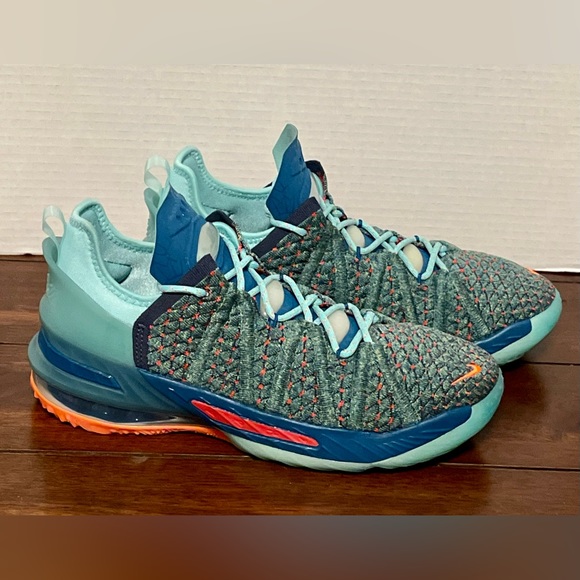 LeBron James Family Foundation x LeBron 18 GS 'We Are Family' Like New Sz 7 - Picture 4 of 12